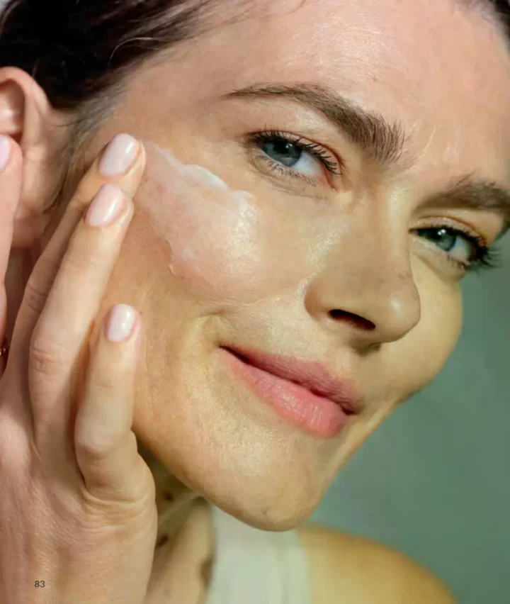 كتالوج أفون فبراير 2026 | دليل عالمي لعطور الجاذبية والجمال المتكامل في شهر الحب 86 Avon Catalog February 2026 | A global guide to fragrances that embody allure and complete beauty in the month of love