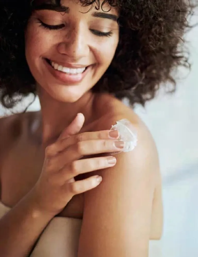 عروض كتالوج أفون مارس 2026 في مصر - أقوى الخصومات على العطور والمكياج والعناية بالبشرة 79 عروض كتالوج أفون مارس 2026 في مصر